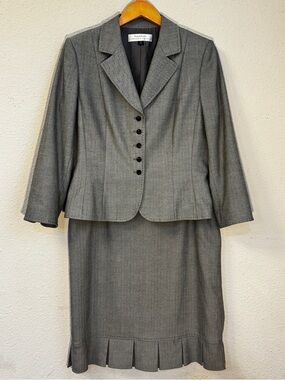 Tahari ASL Arthur S. Levine Jacket and Skirt Two Piece Suit Set Size 10/12